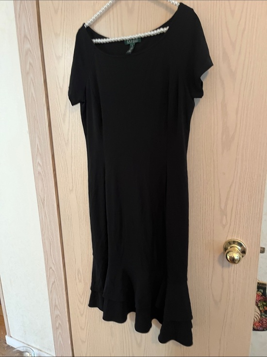 Lauren Ralph Lauren Dresses & Skirts - Lauren Ralph Lauren Black Short-Sleeve Midi Dress with Ruffled Hem